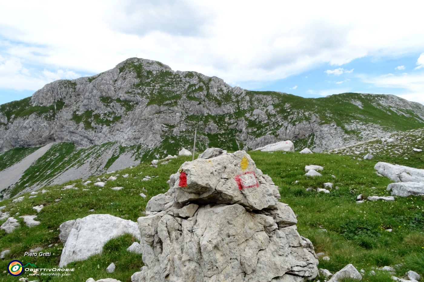 53 Da qui il sentiero 'alpinistico' nord Arera.JPG